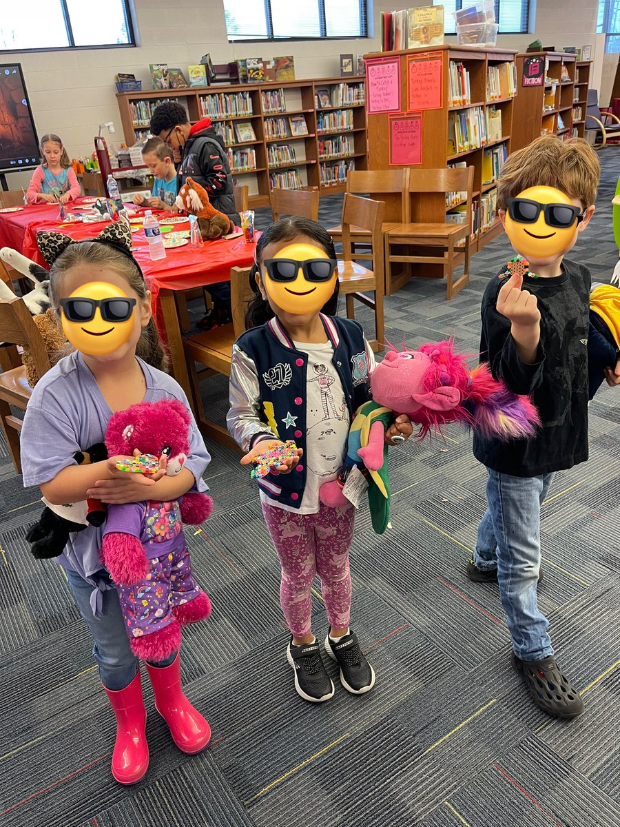 Teddy Bear Picnic day for our Dojo Rewards! We had a lot of fun with snacks, pearler beads, and 🧸! #huskiesinthelibrary @SmyrnaPrimary