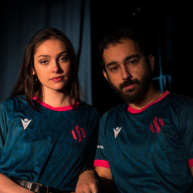 ShiftersGG's tweet photo. 🎅It's time for another Christmas Giveaway!

To celebrate 2022 ending and the start of new year, we are giving away our new Jersey! 🎉

▶ Follow @TeamBDS
▶ Like and RT this tweet