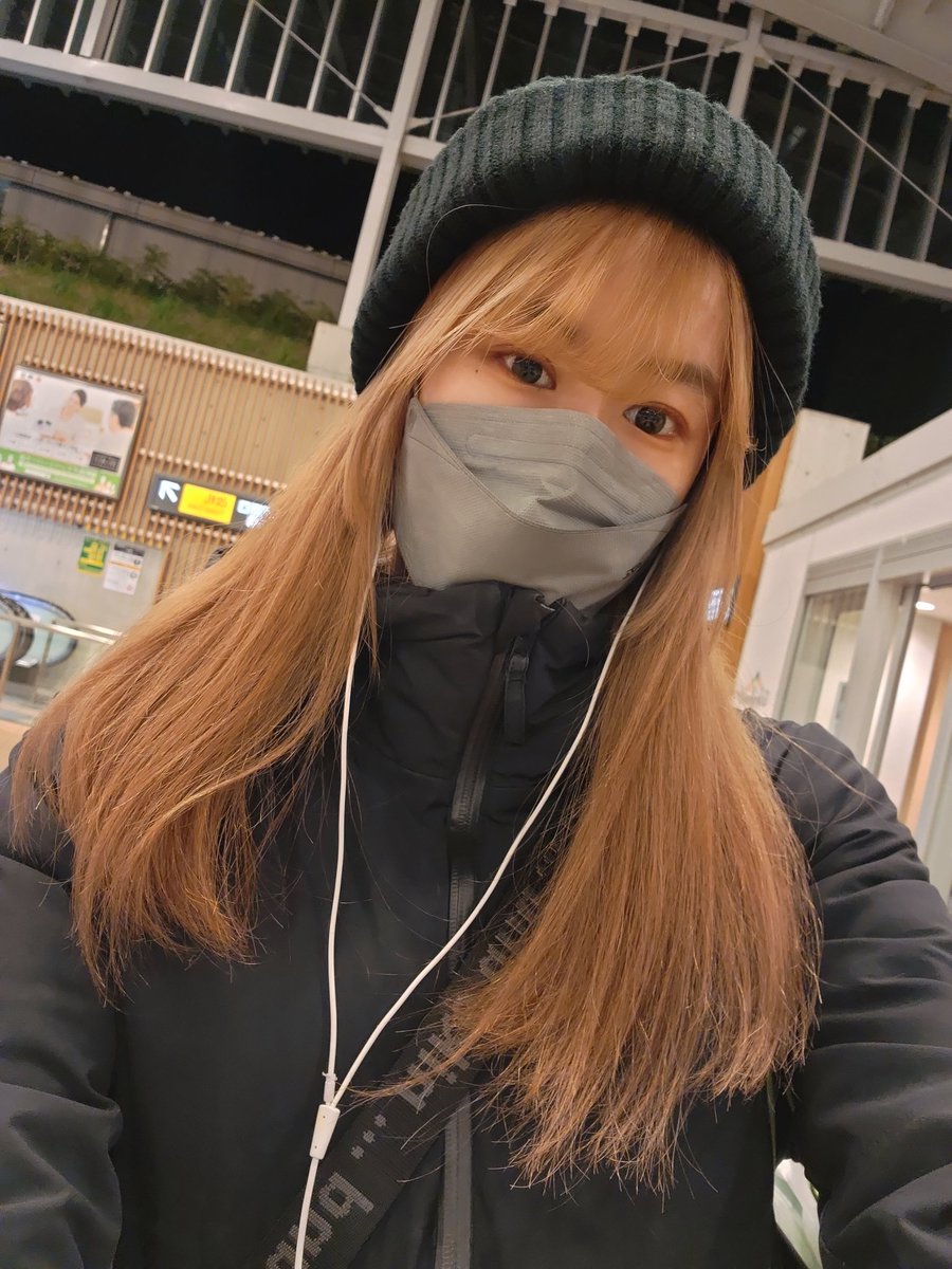 kuyukuyumin's tweet photo. 今日の練習終わりました✨初めて国際組のみんなに会えて結構緊張してたけどみんな本当にとてもFriendlyでほっとしたし、かわいい子ばっかりで幸せでした🥰
明日頑張ってきます！東京におる皆さんも是非Suzyちゃんの生誕祭にお祝いしに来てくださいね✨
予約⇒
https://t.co/vrPYtXe5xg
#Suzy #生誕祭 https://t.co/VNIWTDzMe7