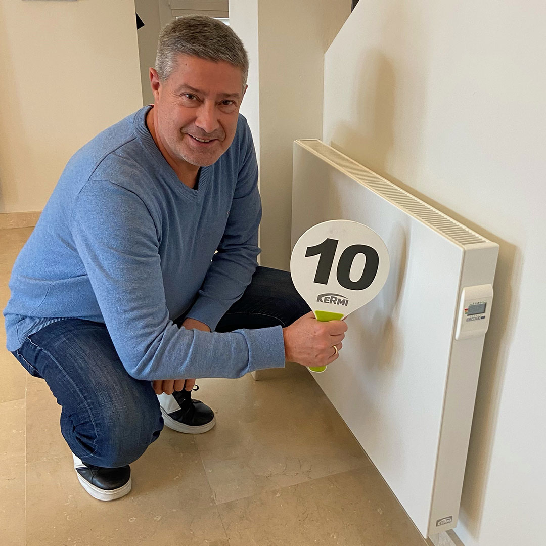 kermi_gmbh's tweet photo. 10/10 Punkte für unseren x-therm+e 💪
Im Fernsehen ist Joachim Llambi für seinen prüfenden Blick in der Jury von „Let´s Dance“ bekannt. Privat realisiert er gerade ein Traumhaus-Projekt auf Mallorca. Dabei setzt der Tanzjuror auf einige unserer Heizkörper-Produkte. #kermi #heizen https://t.co/XkmaY5dXDs