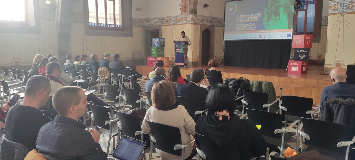 granollers's tweet photo. En marxa la conferència final del projecte europeu @sportopproject a la sala Tarafa
➡️ @granollers ha liderat aquest projecte d'inclusió d'infants i joves a través de l'esport
@GRN_esports https://t.co/cFNm9ASDR1