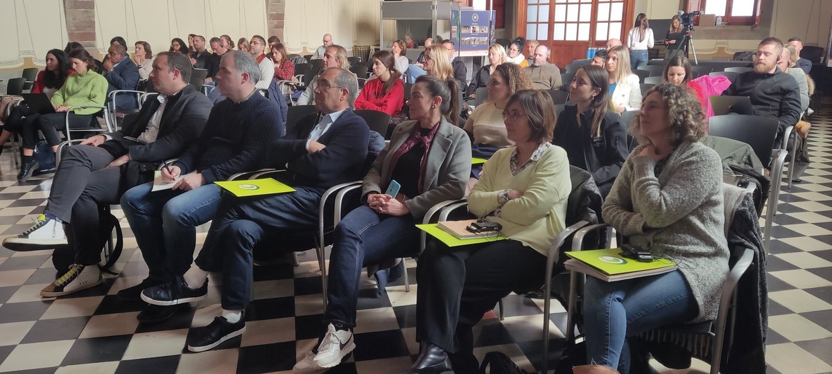 granollers's tweet photo. En marxa la conferència final del projecte europeu @sportopproject a la sala Tarafa
➡️ @granollers ha liderat aquest projecte d'inclusió d'infants i joves a través de l'esport
@GRN_esports https://t.co/cFNm9ASDR1
