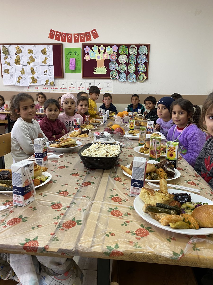 azikliioo's tweet photo. Yerli Malı 

🇹🇷🍊🍅🍋🥦🍆🍒🍉🍇🥕🇹🇷 https://t.co/hsUphXYAV0