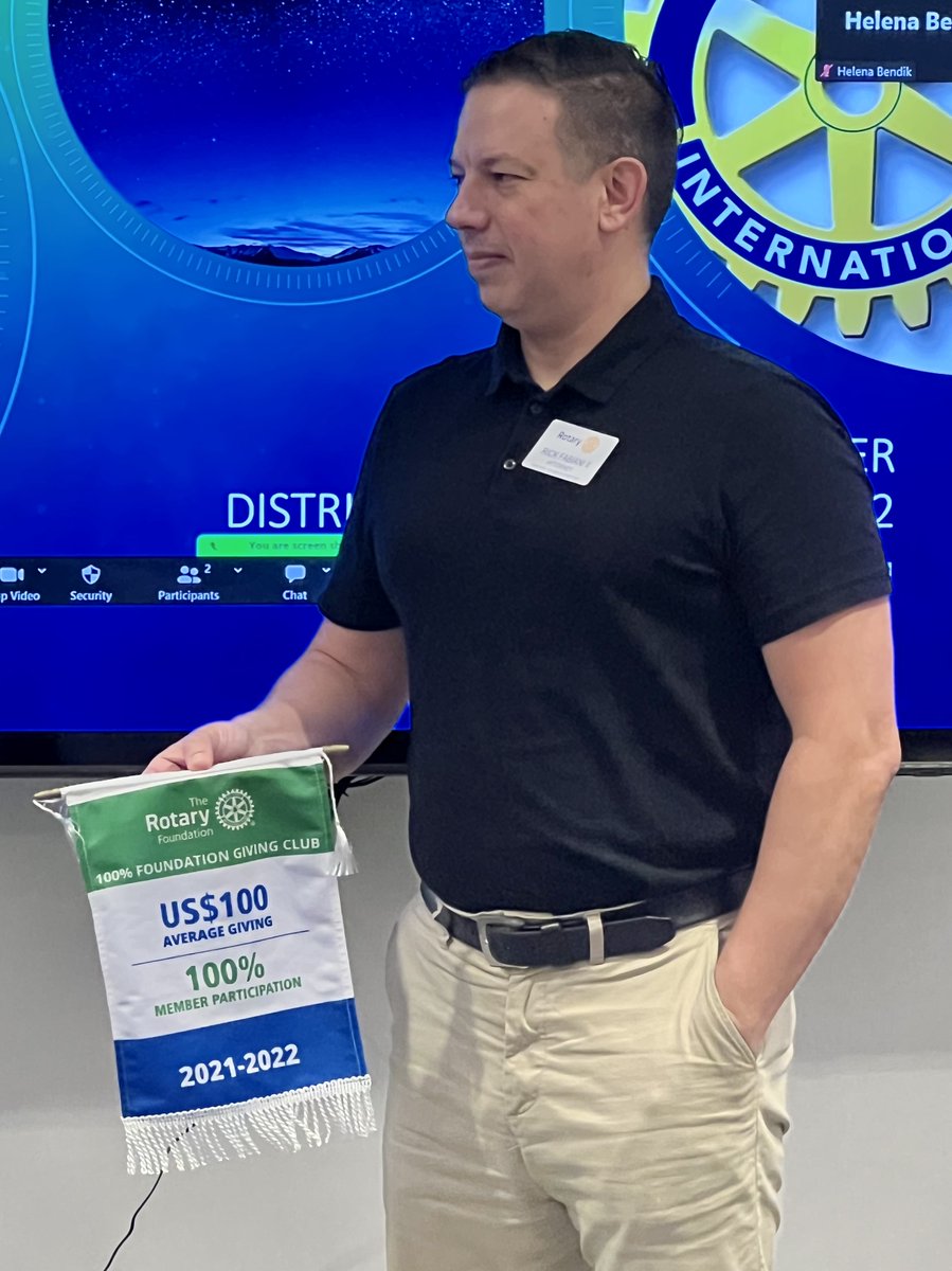 Greater6970's tweet image. 1/4 #IsItFun Last Monday's meeting (12/12), we had the pleasure of welcoming former #district6970 Governor Rich Cooper (21-22), who presented past president Rick Fabiani II (21-22) with a banner recognizing the #rotaryclubofgreatergainesville as a 100% Foundation Giving Club.