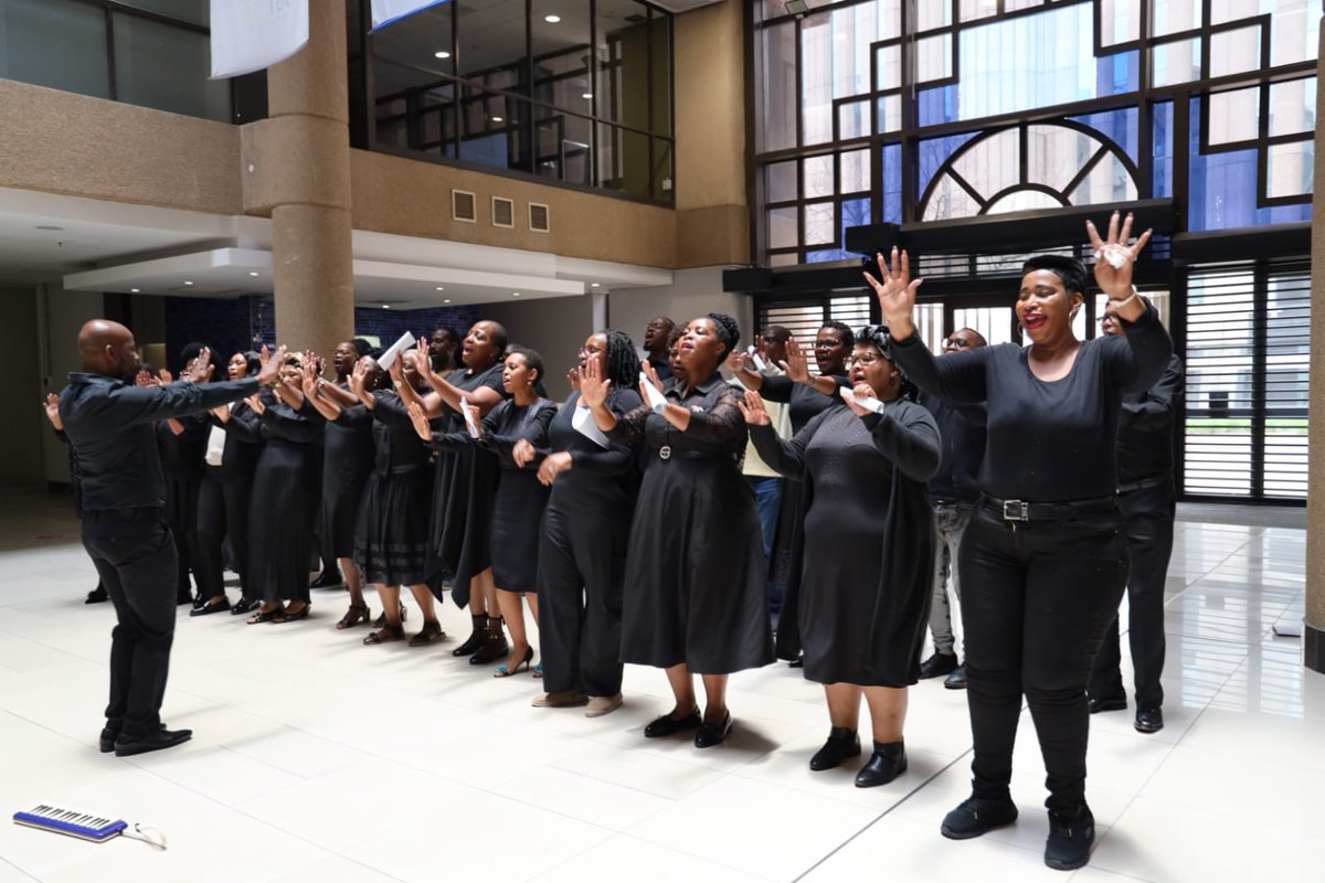 GP_CommSafety's tweet photo. The Gauteng Department of Community Safety was graced by the presence of the Gauteng Provincial Government Choir which comprises of all the departments in the province ealier today. The choir performed Christmas Carols at the foyer. #GPCares https://t.co/rxqgjrTaD9