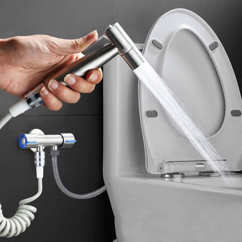 I want this image printed on a T Shirt…im now the self proclaimed founder of the Shatafa Ultras group…bum shower fanatics let’s gooo 🔥🔥🔥🔥