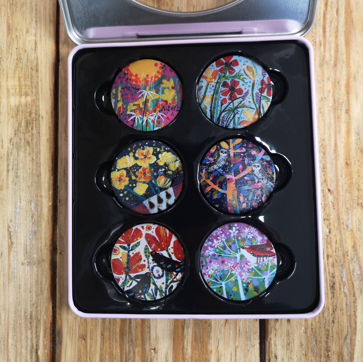 FredsHaberdash1's tweet photo. The new pattern weights arrived today. The designs are really pretty and have proved popular. You can secure your set on the website. Just select 'Pick-up' at checkout to collect from the shop.
#patternweights #gift #christmas2022 #chesterfield #derbyshire https://t.co/zBtxI4GkGZ