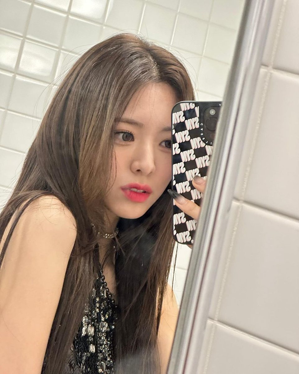 ITZY STAGRAM tweet media