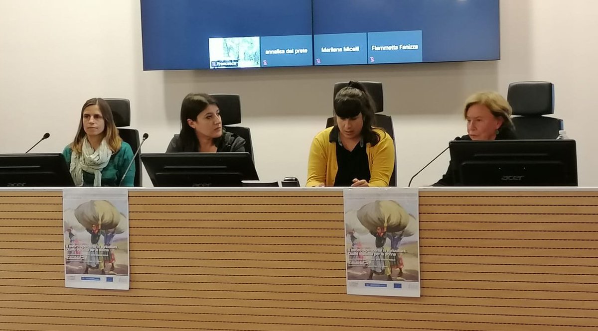 Presentamos #VecinasVivasDondeVivas de la mano de <a href="/ActionAidItalia/">ActionAid Italia</a> en Bari y compartimos las reclamaciones de nuestras compañeras a empresas y contra el #abusolaboral a #mujeres