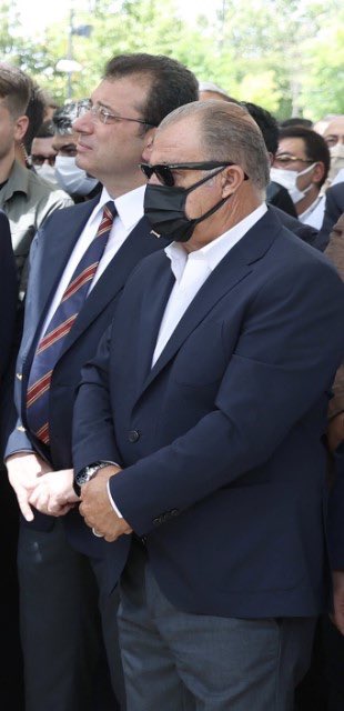 Hocanın safında olanlar düşmez sen rahat ol