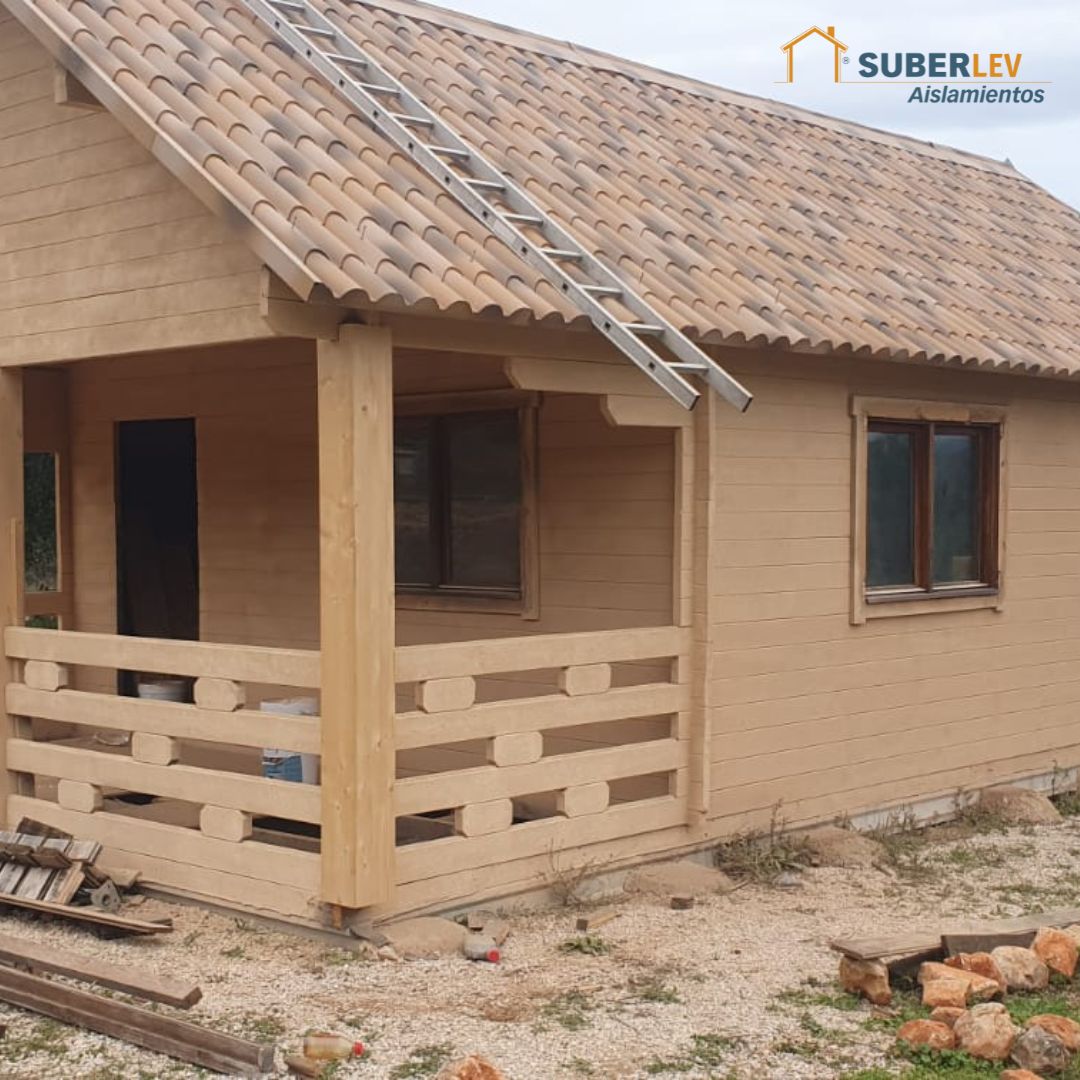 suberlev's tweet photo. Uno de nuestros aplicadores homologados ha realizado este fantástico trabajo utilizando #corchoproyectado
Un gran cambio que le ha dado una nueva vida a esta vivienda
#corcho #aislamientossuberlev #suberlev #antesydespues #renovationproject https://t.co/wSc6XW7Czc