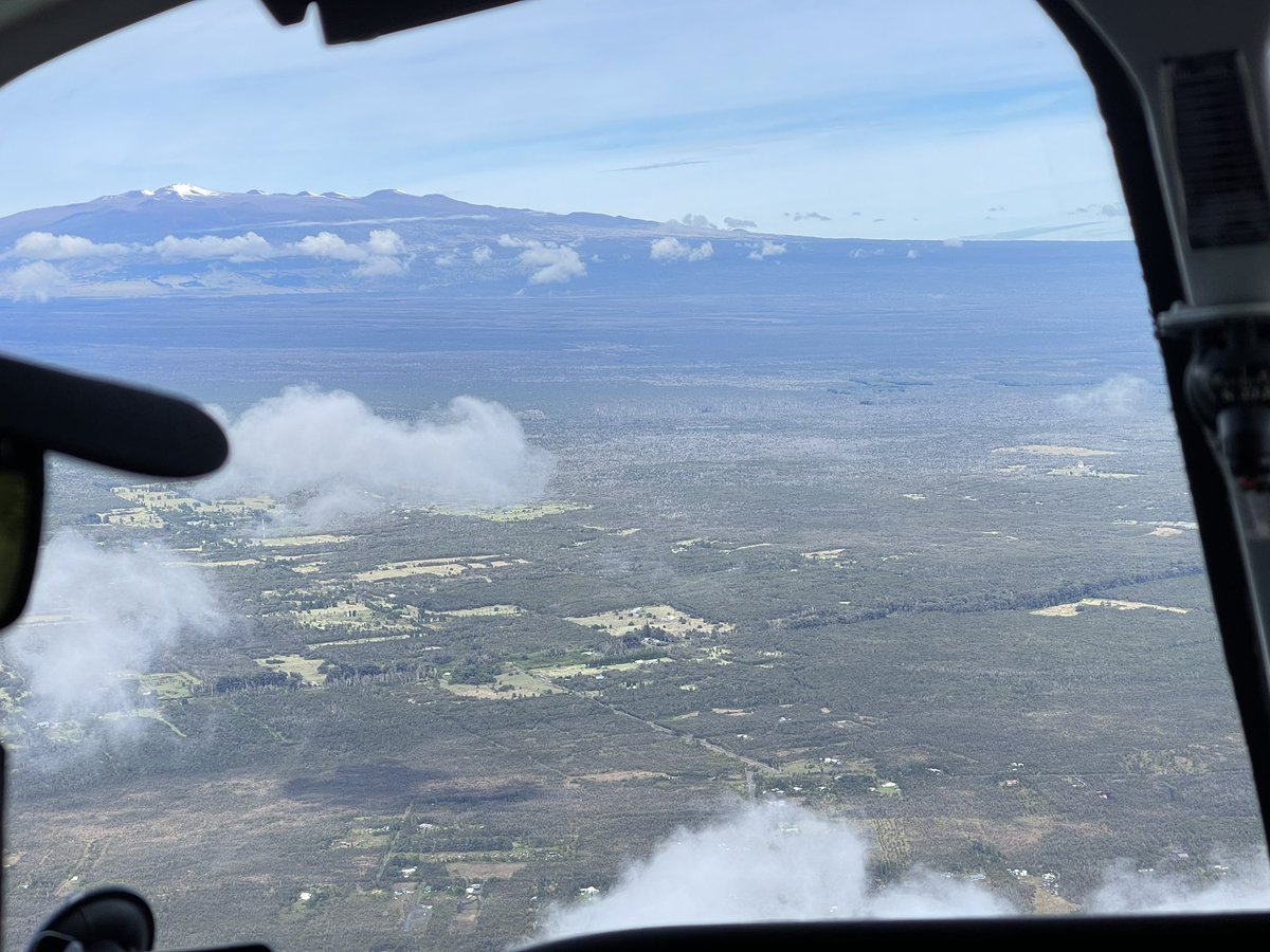 This week share your #Top4Flights! ✈️ #Top4Theme #Memories😀
@LiveaMemory @gfreetraveler @obligatraveler @fionamusiclakes 
#Greece, sunrise on 1/1/22, Big Island of #Hawaii, #Maunaloa last #Christmas