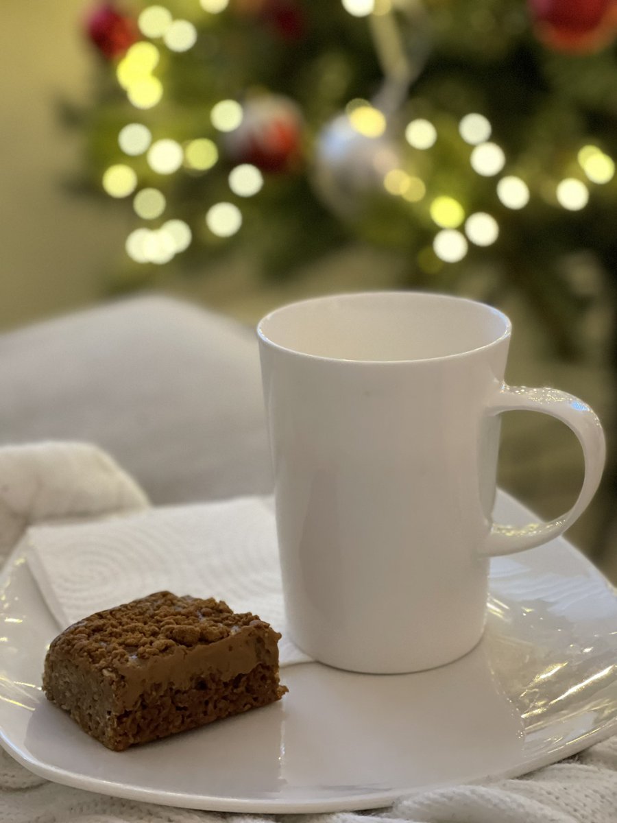 Nothing like an @lotusbiscoffUK flapjack and a coffee as an afternoon treat! What say you <a href="/TommiesGuides/">Ryan Gearing</a>?