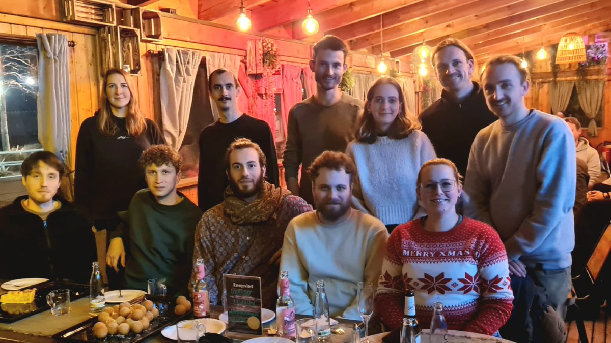 Localiser tweet media