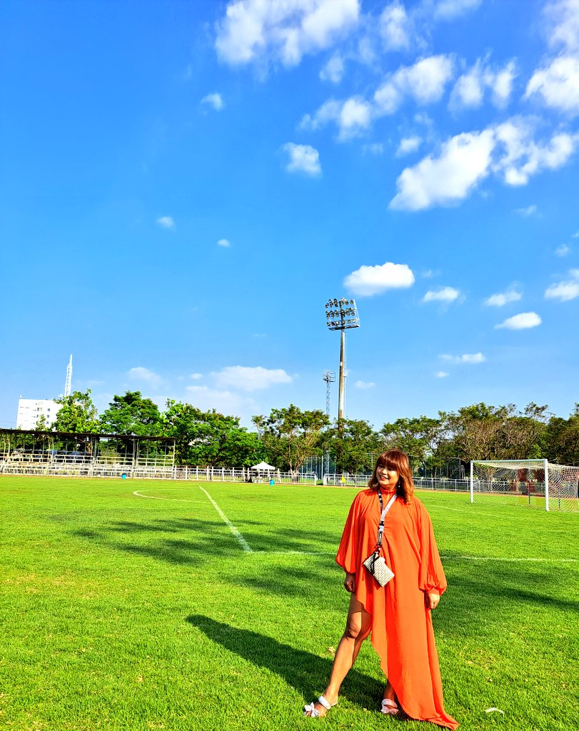 Ellachu11's tweet photo. #BrightGraduationProject
#BrightGraduation
ธีมเข้ากันดีอย่างที่หัวใจบอกไว้
ฟ้าสดใส..สีผิวเข้มมาจนวันนี้
ส้มจับจิต..เพิ่มสีผิวเข้มไปอีกนาน
ภาพที่เกิดขึ้นในคนละช่วงเวลาและความรู้ที่แตกต่างกันชัดเจน
สิ่งที่ชัดเจนเสมอ คือความรัก😘
อมยิ้มหวานจนน้ำตาซึม🤍💚
#bbrightvc #winmetawin https://t.co/rnVEjIyL4s