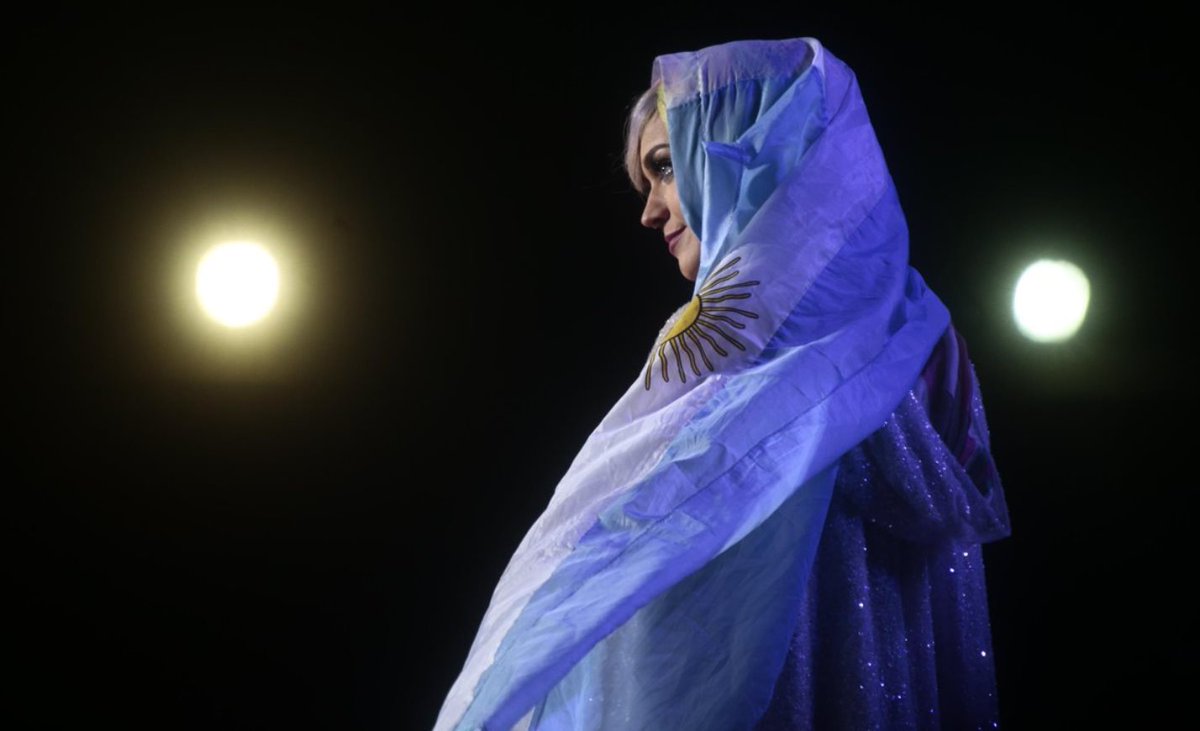 fxcking_crazy's tweet photo. Argentina es Teenage Dream, como dijo @katyperry una vez "envuelta en patria" https://t.co/5XvoEZZzeM