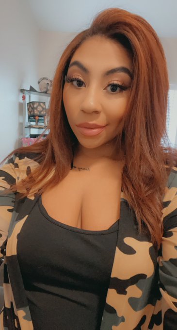 Been focused on my shit, makin' moves in silence #MidWeekVibes #HumpDay #allthemoves https://t.co/Le<a href="/tag/humpday"class="tags"><span>#humpday</span></a><a href="/tag/midweekvibes"class="tags"><span>#midweekvibes</span></a><a href="/tag/allthemoves"class="tags"><span>#allthemoves</span></a>