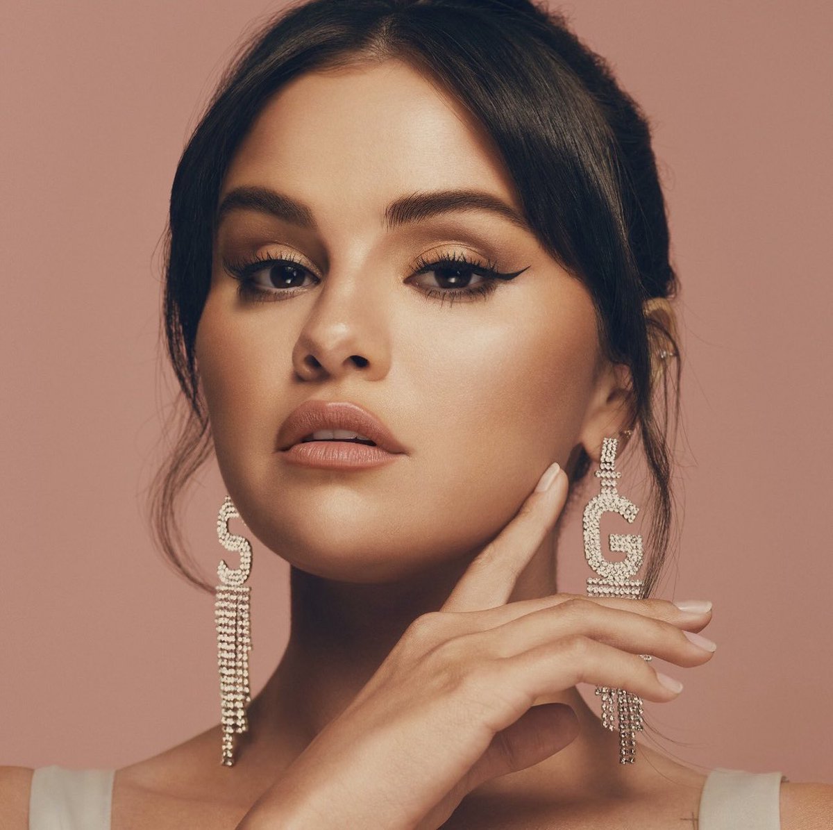 Pop Base On Twitter Selena Gomez Reveals Her Favorite Song Off