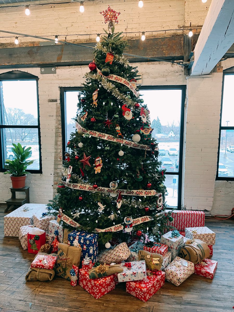 Our Minnesota Stahl team adopted a family for the holiday with FamilyWise Services. We rallied together and filled the family's wish list! We are grateful to partner with an organization that makes the holiday season brighter and joyful for the families! #HappyHolidays