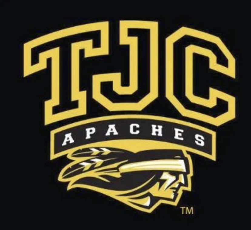 braelyn54ward's tweet photo. After a great talk with @onotfz53 I’m blessed to receive an offer from Tyler Junior college #Apaches https://t.co/f9iV4m09HR