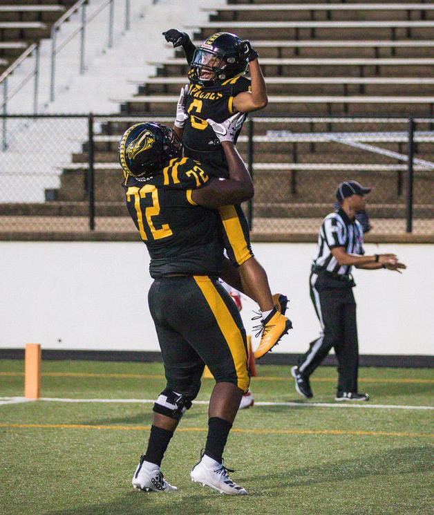 braelyn54ward's tweet photo. After a great talk with @onotfz53 I’m blessed to receive an offer from Tyler Junior college #Apaches https://t.co/f9iV4m09HR