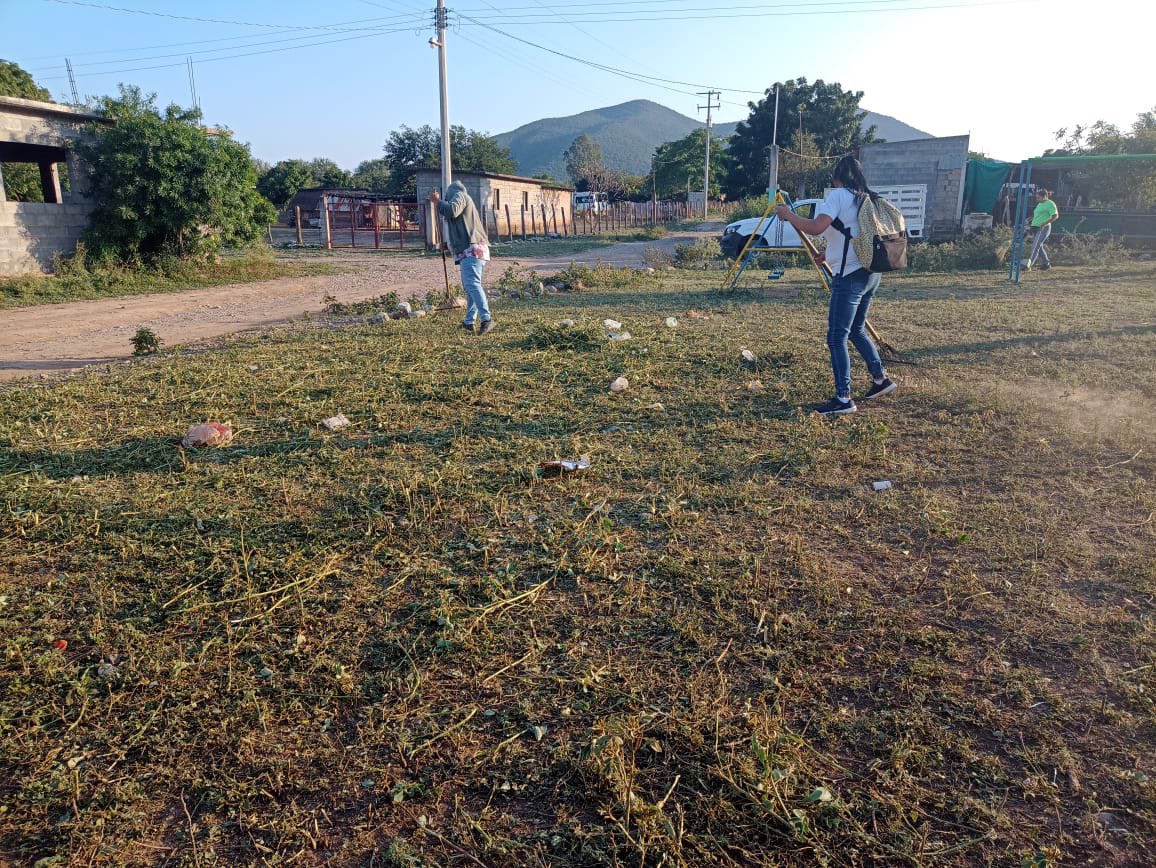 Gob_Victoria's tweet photo. Trabajos de limpieza, corte de maleza y recolección de basura en el Ejido Boca de Juan Capitán.
@SoyLaloGattas
#ServiciosPúblicos #TransformandoVictoria #TeQuieroMás https://t.co/q0SSLbmrPh