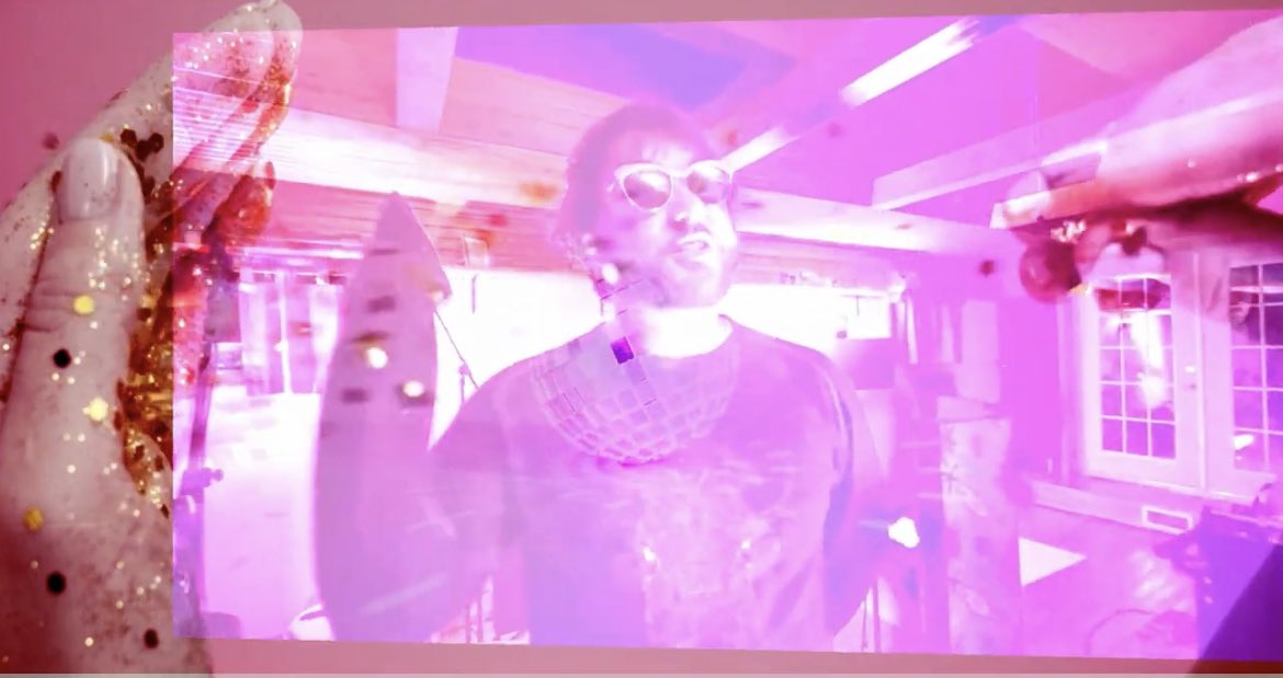 my music video dropped today 
BAG 🖤 enjoy much love 
youtu.be/c9Lsa97sBHA