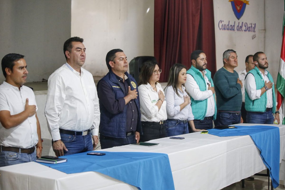 RamiroBarraganA's tweet photo. Ya está listo el predio de 1.700 m2 para la construcción de este edificio que tendrá dos plantas.

Una obra que no solo traerá desarrollo a las provincias de Norte y Gutiérrez en Boyacá y a vecinos de Santander, sino que generará empleo en la región.
¡#BoyacáAvanza con educación! https://t.co/rM9JM8WFLh