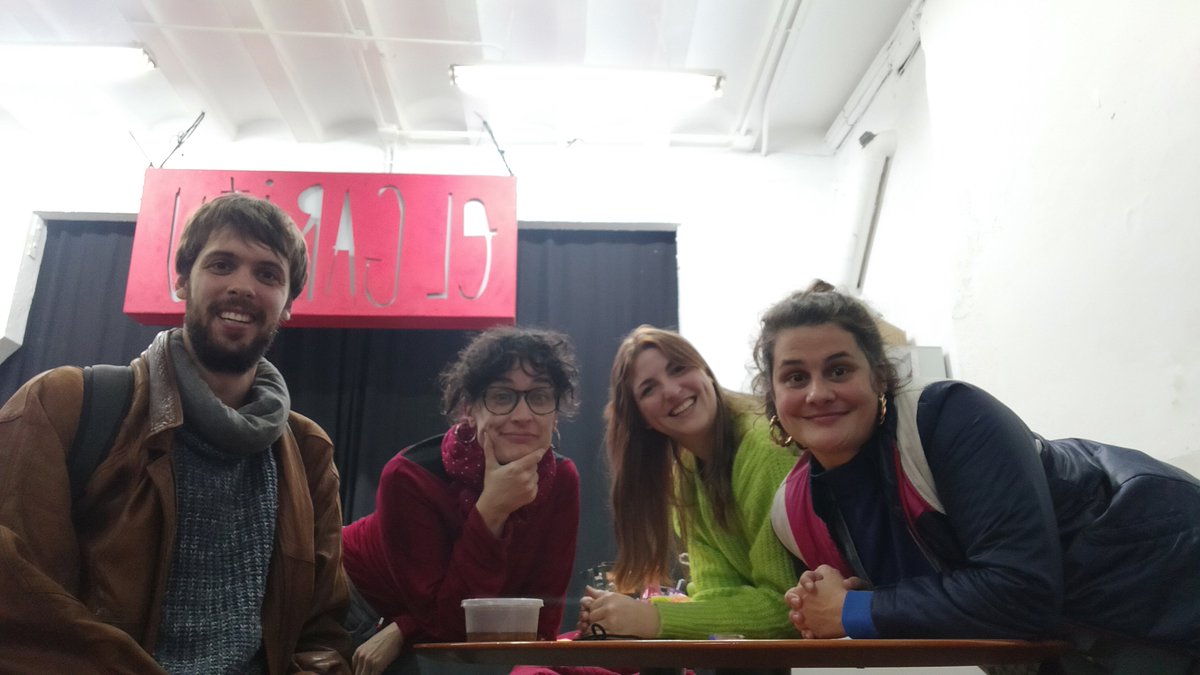 Avui sessió de cures en petit comitè per compartir neguits, informacions i moments desternillants del nostre dia a dia i del nostre passat. 
(Un dia farem un recull d'anèdotes de les companyies independents i flipareu! ) 
Gràcies @la_virgueria per acollir la sessió 🥰