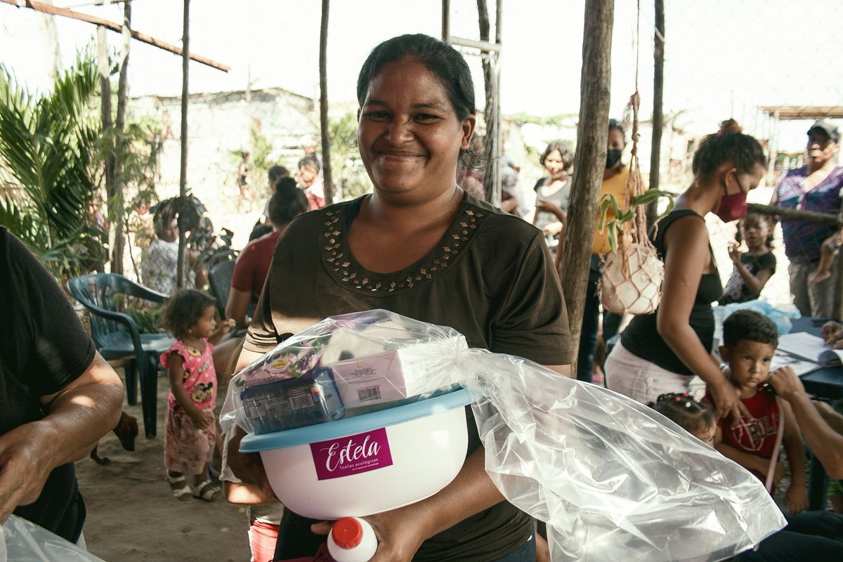 cambiando vidas ...talleres y kits de higiene menstrual para que niñas y mujeres vivan su menstruación con dignidad. El proyecto, desarrollado junto a <a href="/GOAL_Colombia/">GOAL_Colombia</a> con el apoyo de <a href="/Irish_Aid/">Irish Aid</a> beneficia a 300 mujeres de comunidades en Anzoátegui, que nos regalan estas sonrisas