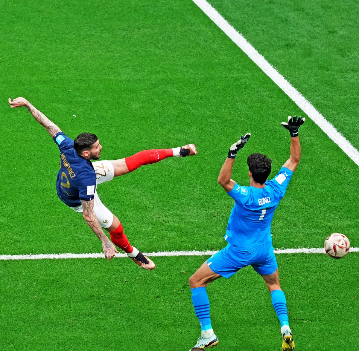 France enter the final of the FIFA World Cup Qatar 2022, dashing Moroccan hopes with a 2-0 win at the Al Bayt Stadium on Wednesday. Theo Hernandez and Randal Kolo Muani were on target for the defending champions. #France #Morocco #QatarWorldCup2022 #Qatar2022