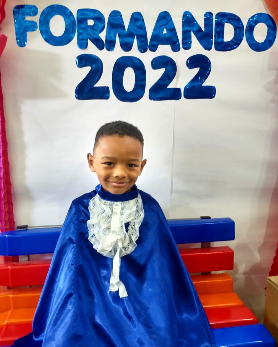 My60471324's tweet photo. Orgulho de viver esse momento, obrigada por cada ensino ao nosso menino. Mamãe te ama #Formando2022 ❤️🙏🥹 https://t.co/spNXFMYBks