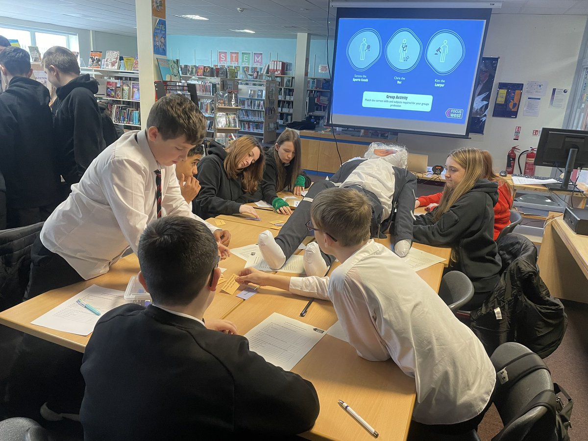PD_Drumchapel's tweet photo. S2s enjoyed a visit today from @focus_west for their Pre-Choices workshop. Pupils had great fun interactively linking school subjects to Higher Education courses and finding out the various routes to achieve their goals 🤩 https://t.co/sFbeZ0EUDn