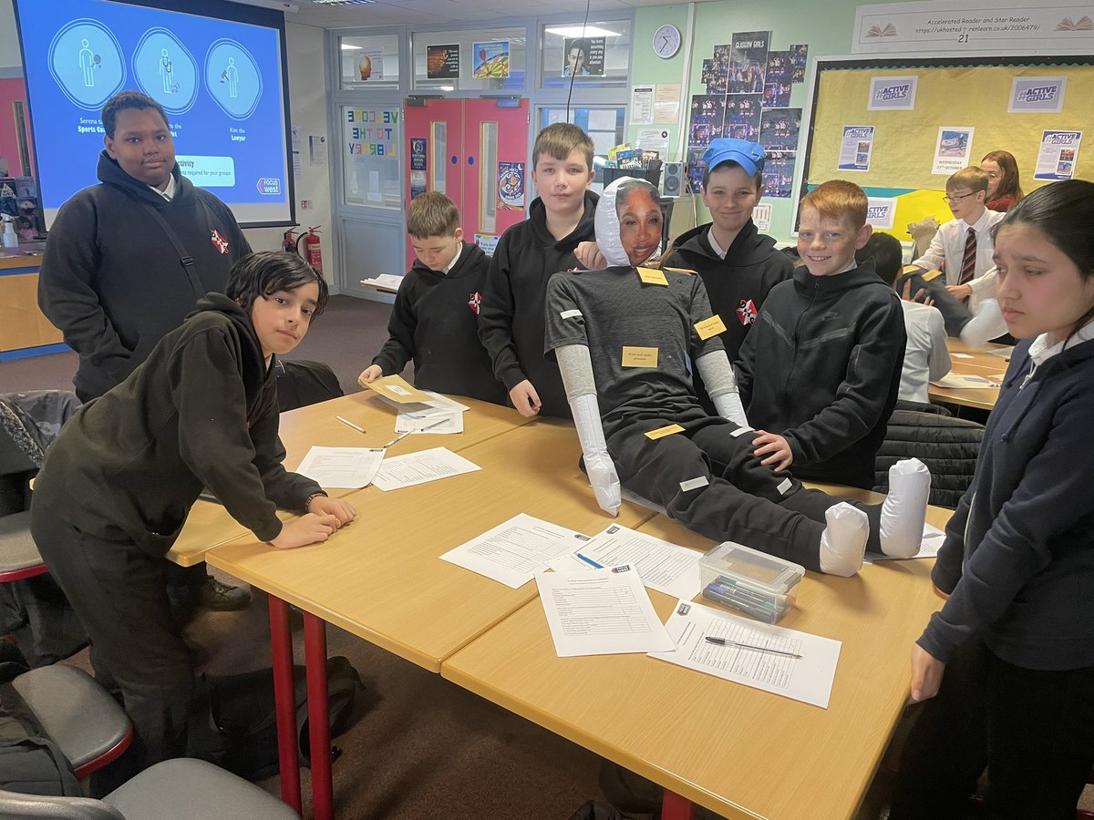PD_Drumchapel's tweet photo. S2s enjoyed a visit today from @focus_west for their Pre-Choices workshop. Pupils had great fun interactively linking school subjects to Higher Education courses and finding out the various routes to achieve their goals 🤩 https://t.co/sFbeZ0EUDn