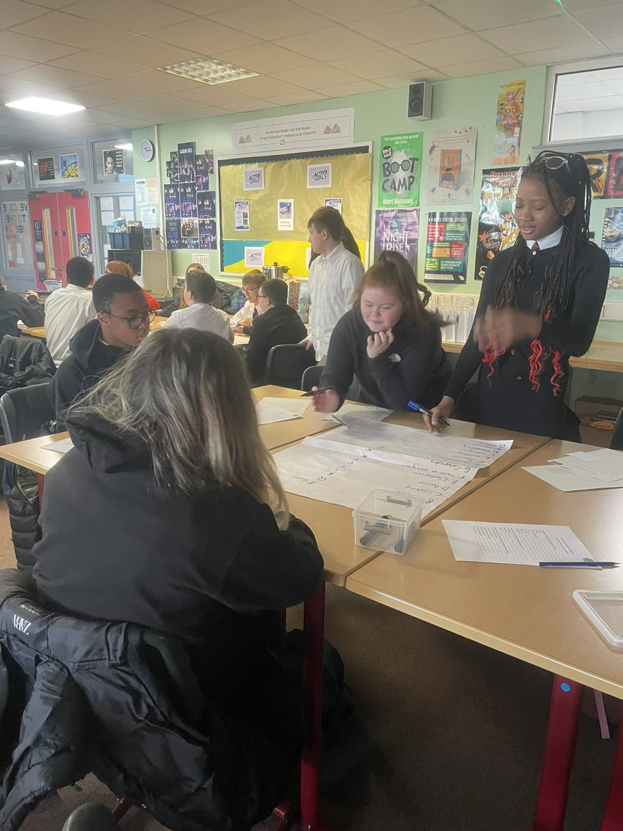 PD_Drumchapel's tweet photo. S2s enjoyed a visit today from @focus_west for their Pre-Choices workshop. Pupils had great fun interactively linking school subjects to Higher Education courses and finding out the various routes to achieve their goals 🤩 https://t.co/sFbeZ0EUDn