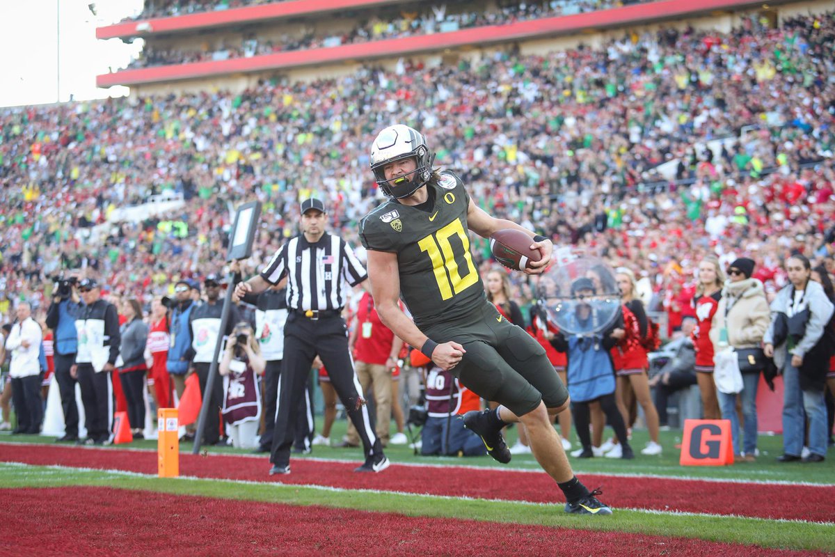 After a great conversation with @CoachJoeLorig I’m excited to receive an offer (PWO) from the University of Oregon. Go Ducks! @oregonfootball @T_Dean55 @CoachDanLanning @CoachLup @Summitstorm_FB @mvp7on7 @BrandonHuffman @AndrewNemec @JordanJ_ @ByBrianRathbone
