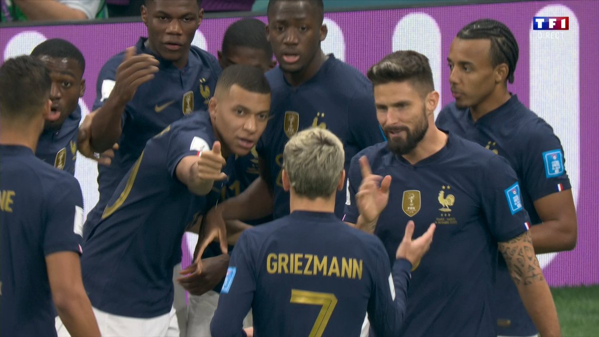 TF1's tweet photo. ⏱C'est terminé !

Les Bleus sont qualifiés pour la FINALE DE LA COUPE DU MONDE 2022 🇫🇷😍

🇫🇷France 2 - 0 Maroc 🇲🇦 #FRAMAR  

RDV tout de suite pour #LeMag https://t.co/GVvpTLz03u