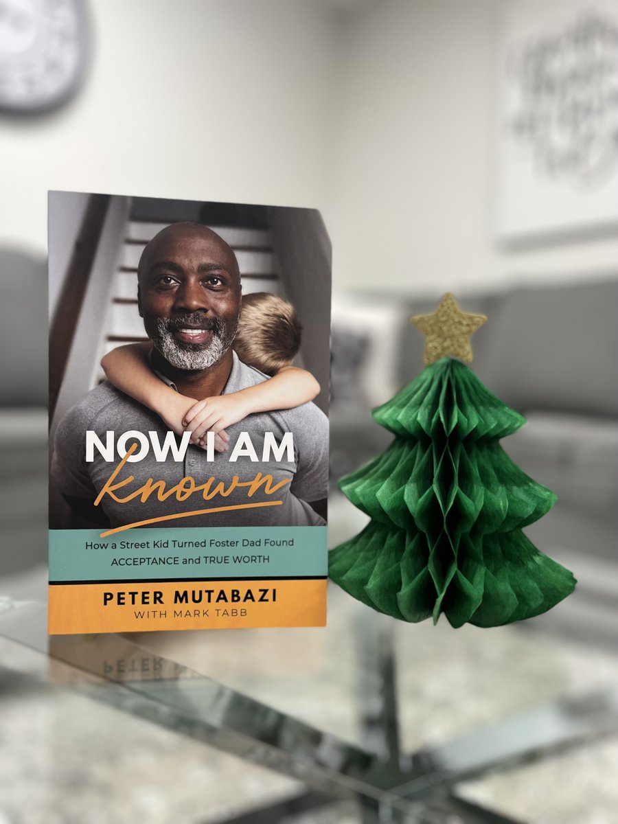 GrafMartin's tweet photo. We're giving away 4 of our favourite books from 2022—just in time for you to cuddle up with a hot cup of coffee (or tea!) by a warm, cozy fire this holiday season🎁🧦🎄*𝐒𝐞𝐞 𝐈𝐧𝐬𝐭𝐚𝐠𝐫𝐚𝐦 𝐩𝐨𝐬𝐭 𝐟𝐨𝐫 𝐝𝐞𝐭𝐚𝐢𝐥𝐬
#BakerBooks #BookGiveaway #ChristmasGiveaway https://t.co/nBMWz2dwRP