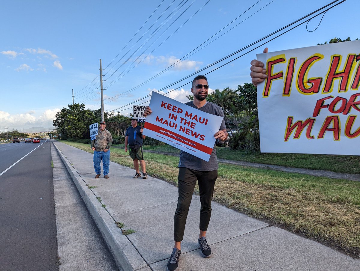 catsicle's tweet photo. Thank you @hgeahawaii for joining our Maui News informational picketing! @PacMediaGuild https://t.co/7NdDJfSZqJ
