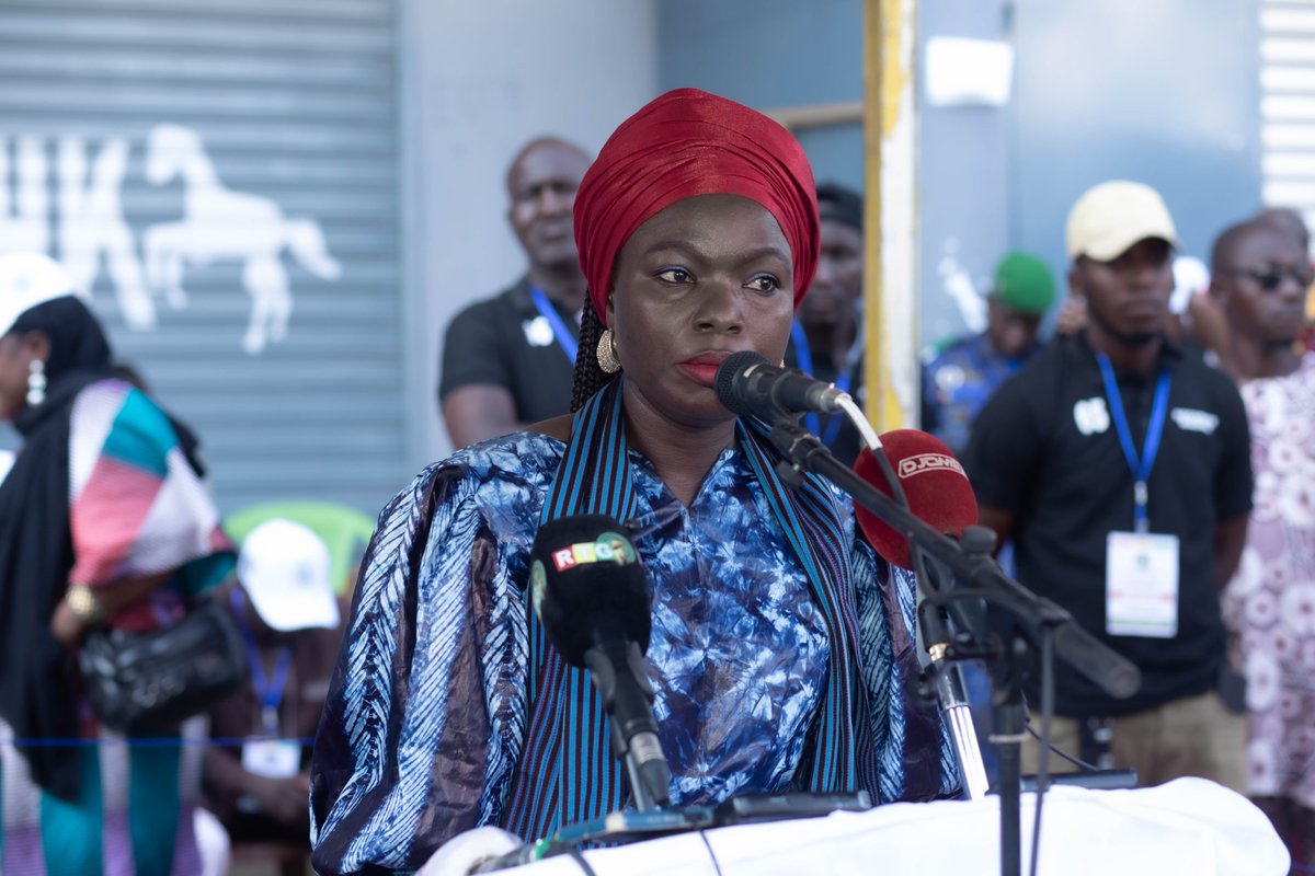 #MCIPME🇬🇳 
Louopou LAMAH, Ministre du @McipmeGuinee aux opérateurs économiques à #Madina: 
<< Je vous exhorte donc à poursuivre ses efforts en vue d'inverser la tendance inflationniste que nous connaissons sur les produits de grande consommation au niveau mondial >>.