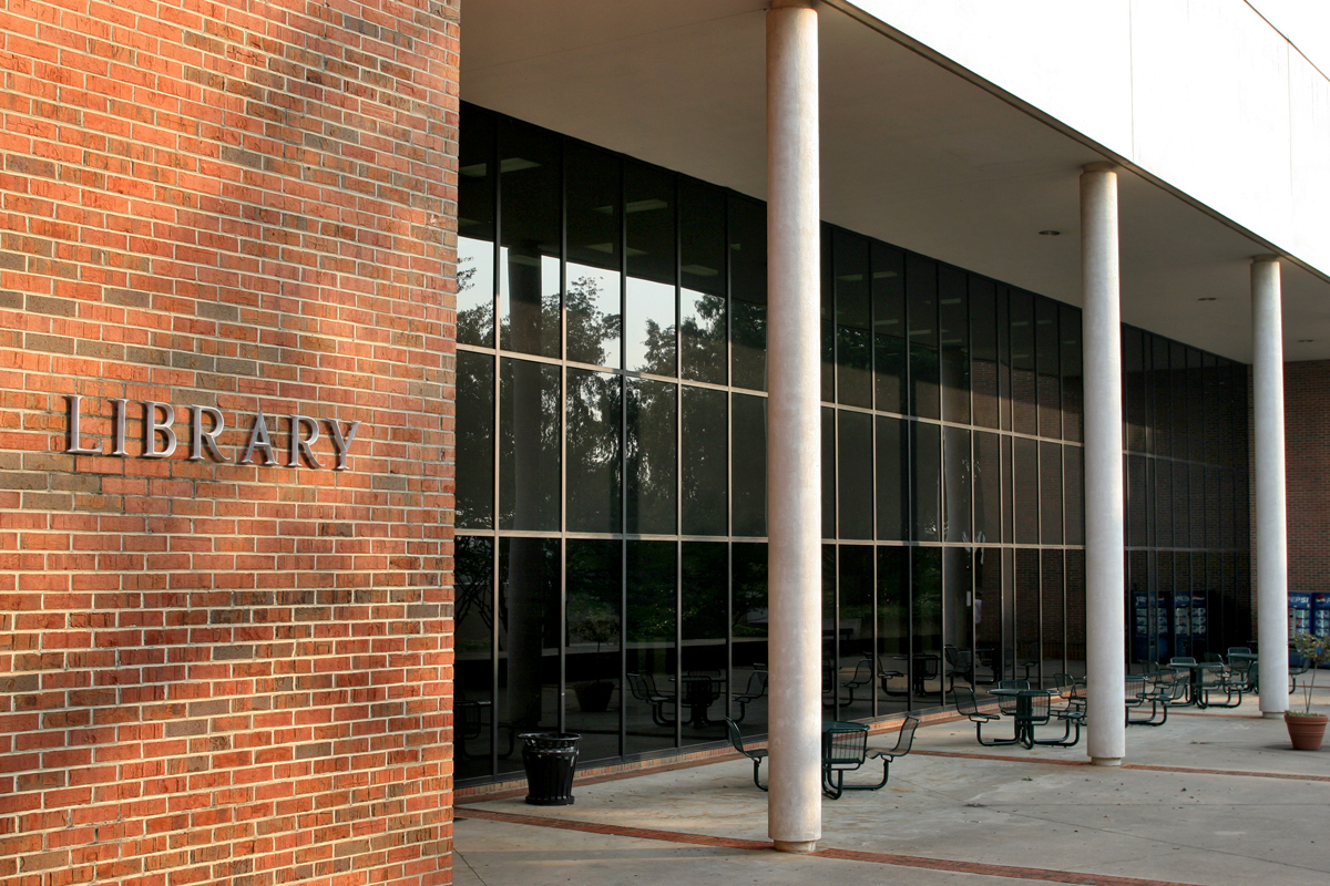BIG NEWS! University of South Carolina trustees yesterday approved $21 million in funding that will allow us to continue modernizing our 46-year-old Library. Full story: fal.cn/3urct