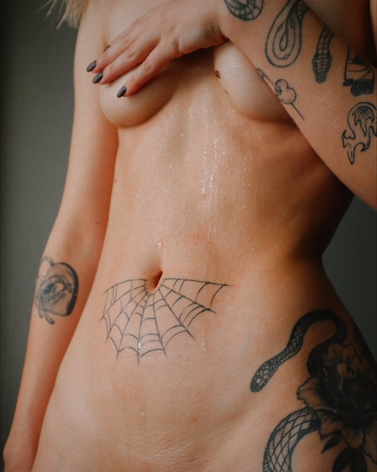 Made another tattoo appointment for the end of this month   &amp; as some of you might not have the funds<a href="/tag/mvsales"class="tags"><span>#mvsales</span></a>