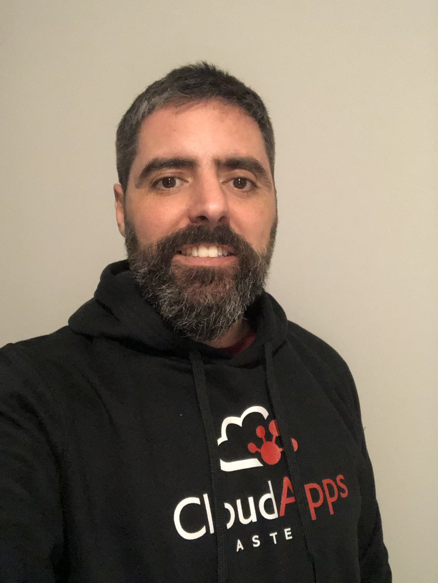 Hacer el máster <a href="/MasterCloudApps/">Master Cloud Apps</a>, la leche!

Hacer el TFM, presentarlo y acabar, mola 

Pero cuando te llega la sudadera oficial... 

¡Ahora si que si!