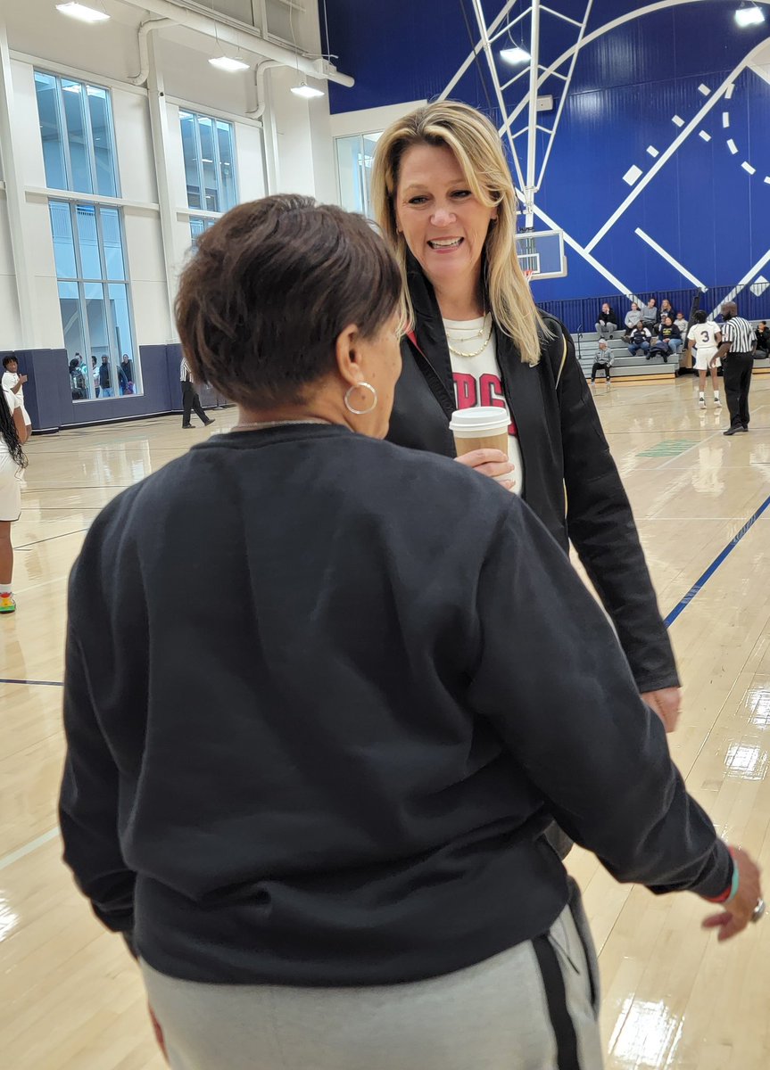 CghrMedia's tweet photo. 🏀 #CGHRMedia

@SheGotGame7 

📍 - @TheStJames

🚨 COACHES CORNER 🚨

The Coaches were out....

@UGA_WBB - Head Coach - @COACH_ABE 

@templewbb - Head Coach - @CoachDianeRich 

Checking out all the Talent during #SheGotGameDC 

#CarolinaGirlsHoopsReport https://t.co/JMJNtDQb74