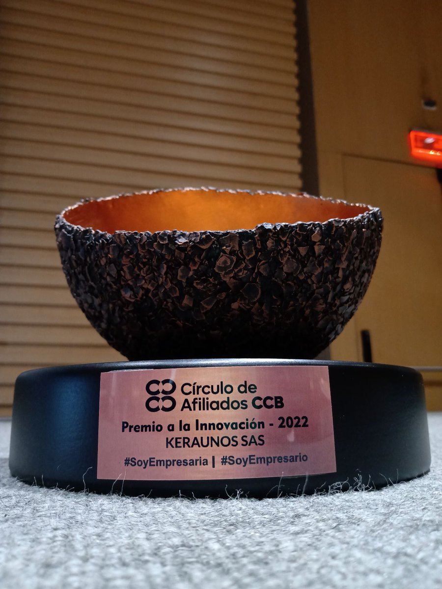 KeraunosLATAM's tweet photo. El premio de #Innovación 2022 del círculo de afiliados de la CCB reconoce la #Innovación en empresas como Keraunos. 
Seguimos innovado por un mundo más seguro y productivo. Gracias a quienes nos confían sus necesidades referentes a rayos y condiciones de tiempo severo. https://t.co/e1SuwrNqyZ