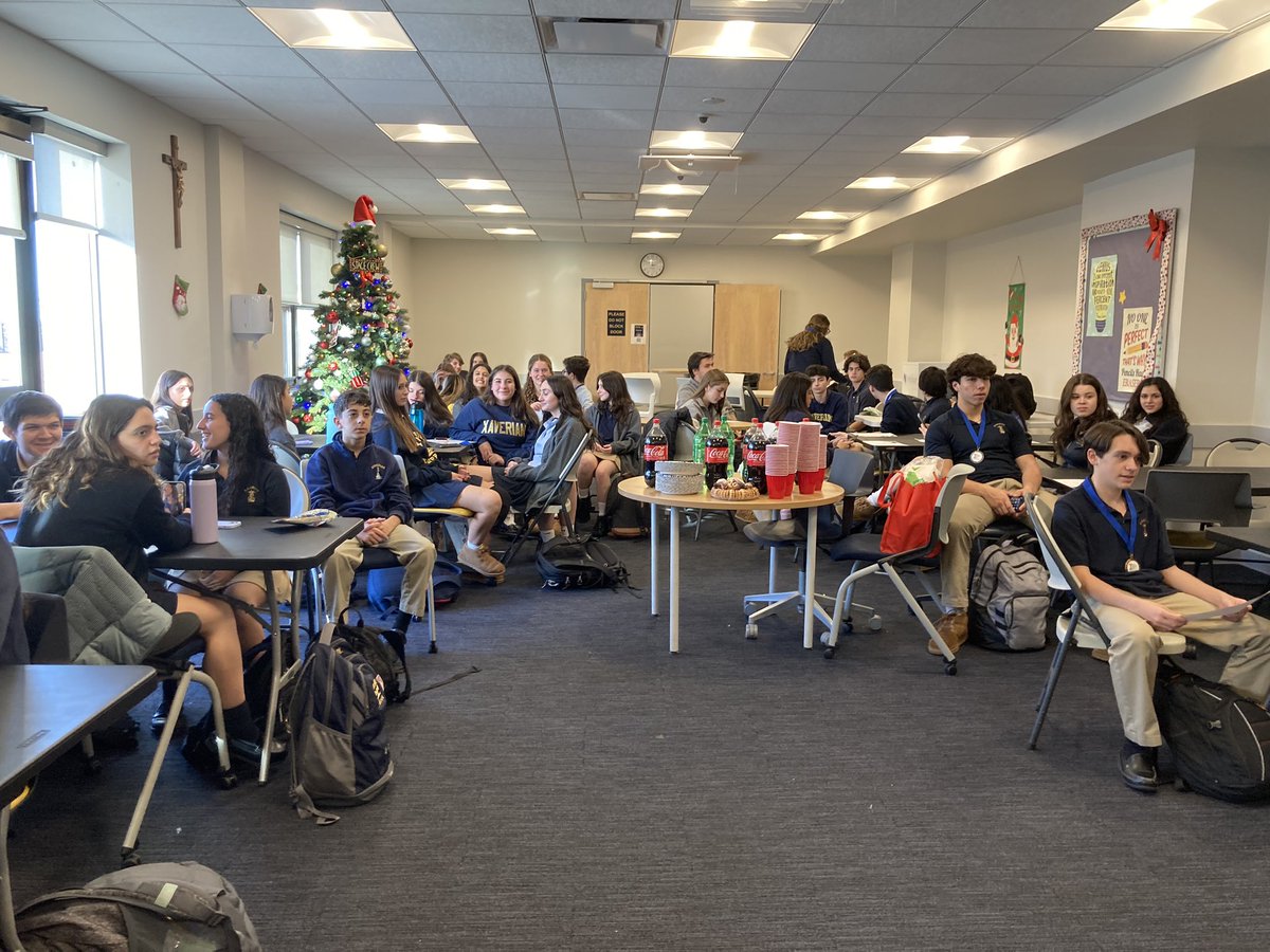 ludovic33426400's tweet photo. National Italian exams 🇮🇹 🏅🎉 congratulations to all the winners 💙💛⚓️💙💛⚓️🎉🏅 #italianclass #XHS #clippers https://t.co/uHOrOgwgEM