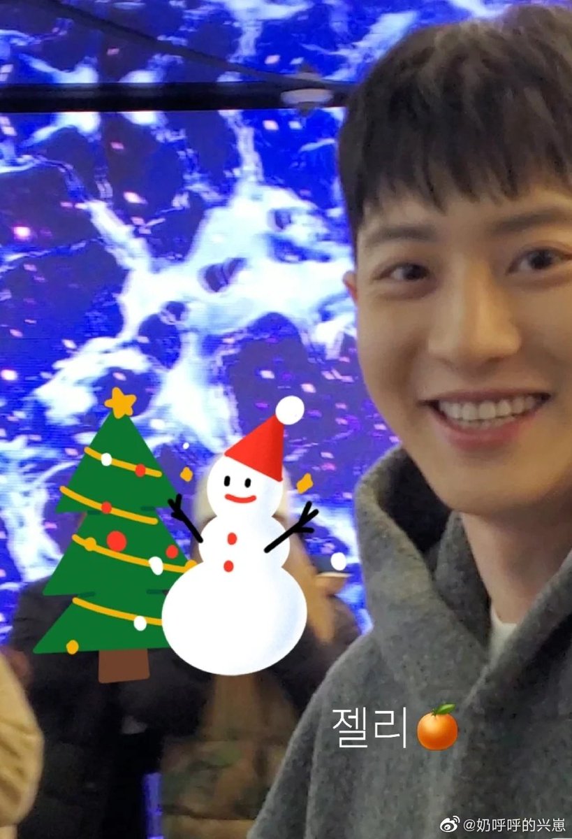FallenPhoenix28's tweet photo. I saw this photo and I smiled.
Seeing you so happy and carefree makes me happy too.
I know you are putting so much effort into both your personal projects and the SM event.
I'm proud of you
#ChanyeolStayStrong
#ChanyeolWeAreAlwaysByYourSide
Stay with me, for life.
I love you more https://t.co/1uYVQhNyVn