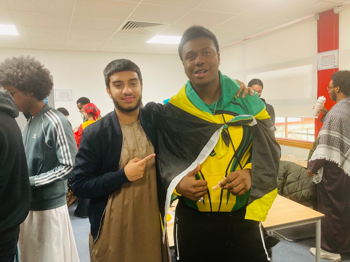 Harris Tottenham Sixth Form tweet media