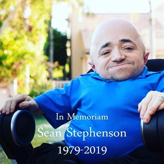 🌱🧠 Seeds of Wisdom 🧠🌱
“Every man thinks that his burden is the heaviest.” - Bob Marley

This man didn’t. Sean Stephenson had a VERY heavy load, yet chose to help others with his unfaltering will power. 

Never pity another.

youtu.be/YmxBBo-sxUE

#edutwitter #notdisabled
