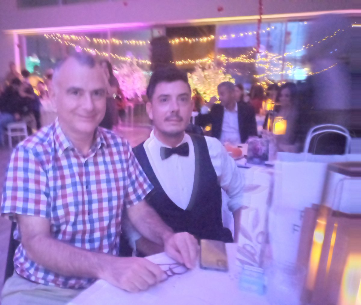 Merci <a href="/SimoneCollege/">Lycée français Simone de Beauvoir</a> et <a href="/OlivierVanghent/">Olivier Vanghent</a> pour ce dîner de Noël et cette tombola si réussis